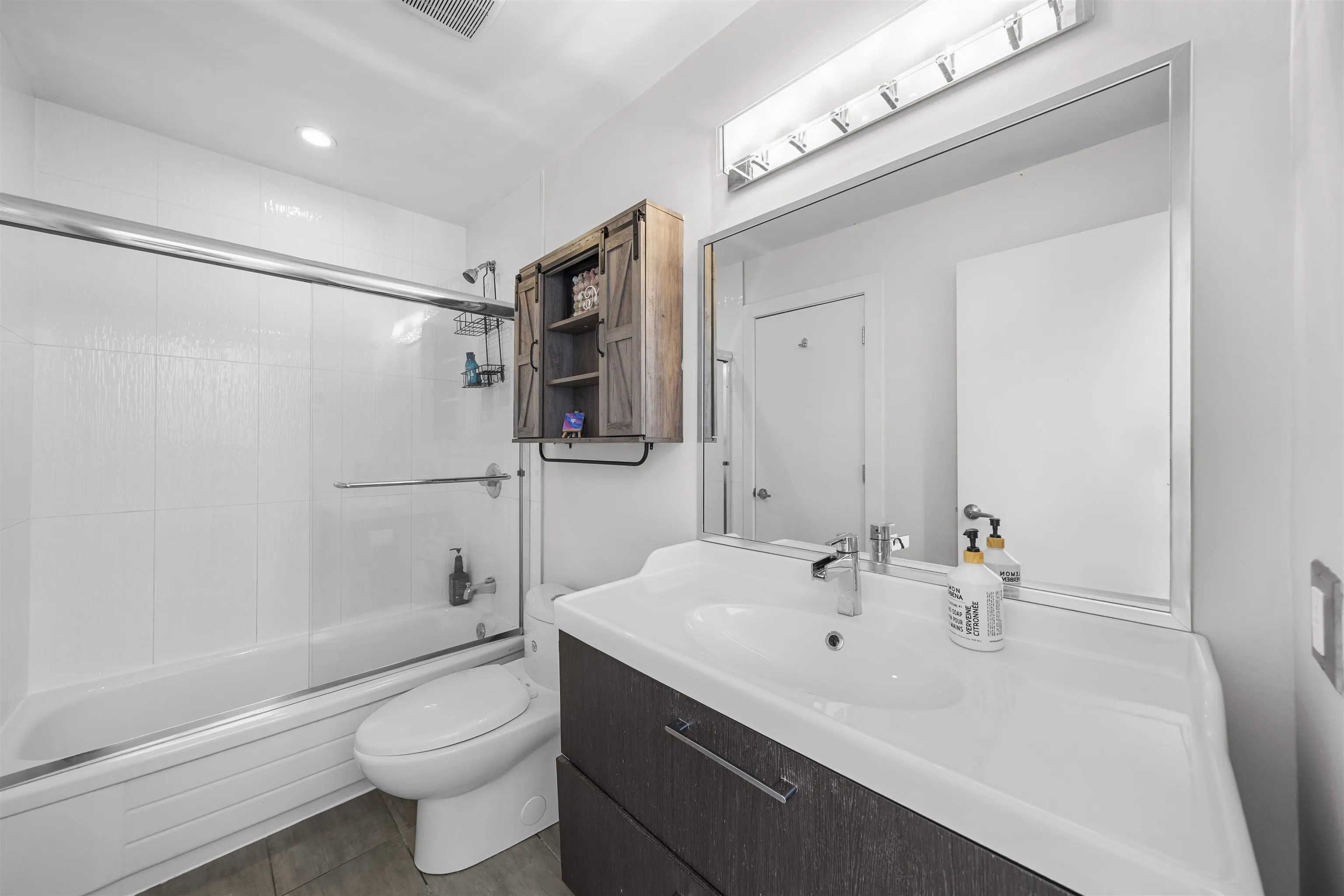 4800 Trimaran Drive