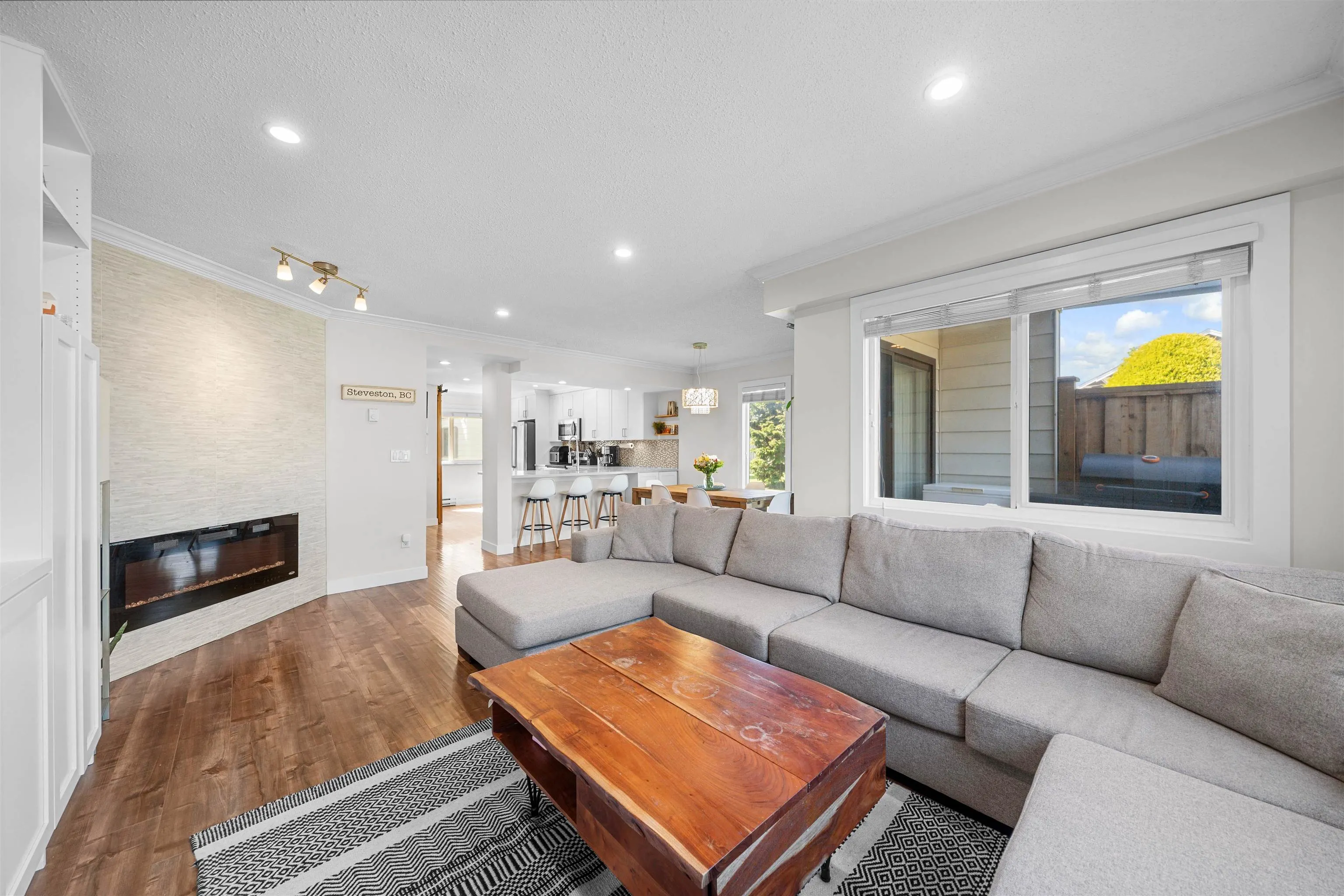4800 Trimaran Drive