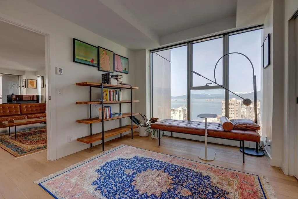 3703 1480 Howe Street