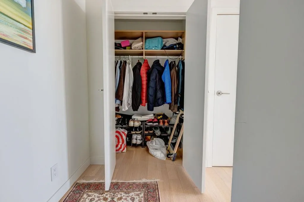 3703 1480 Howe Street