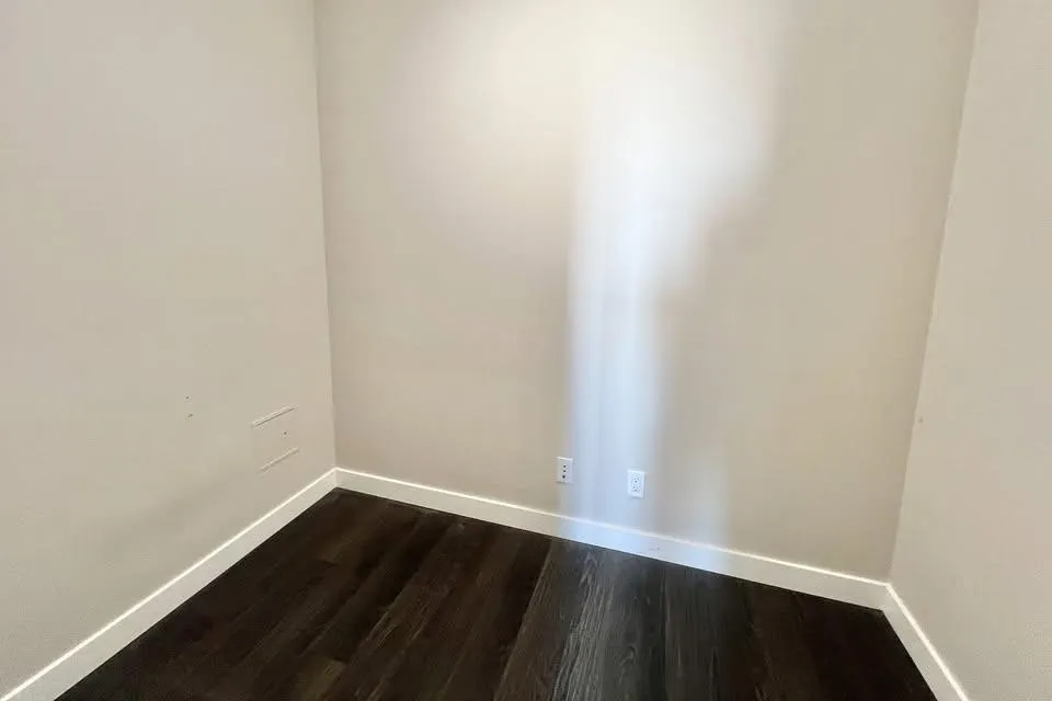 3212 13398 104 Avenue