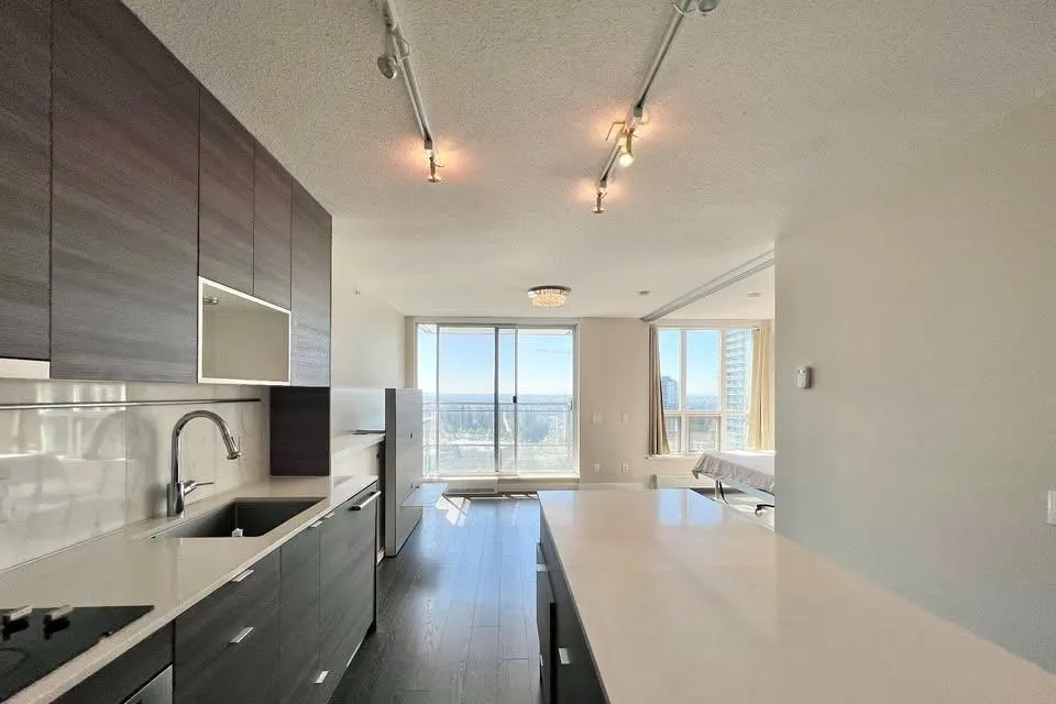 3212 13398 104 Avenue