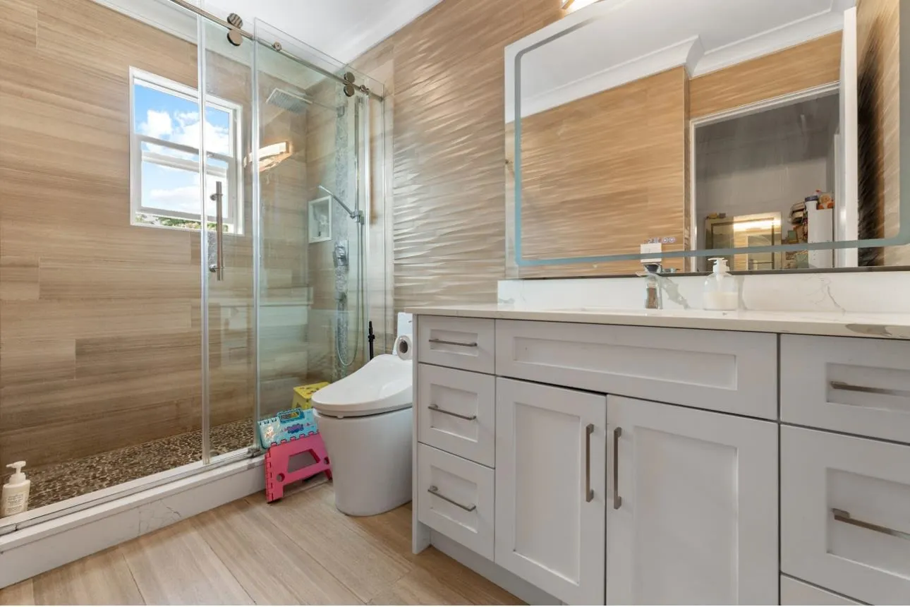 5320 Rowling Place