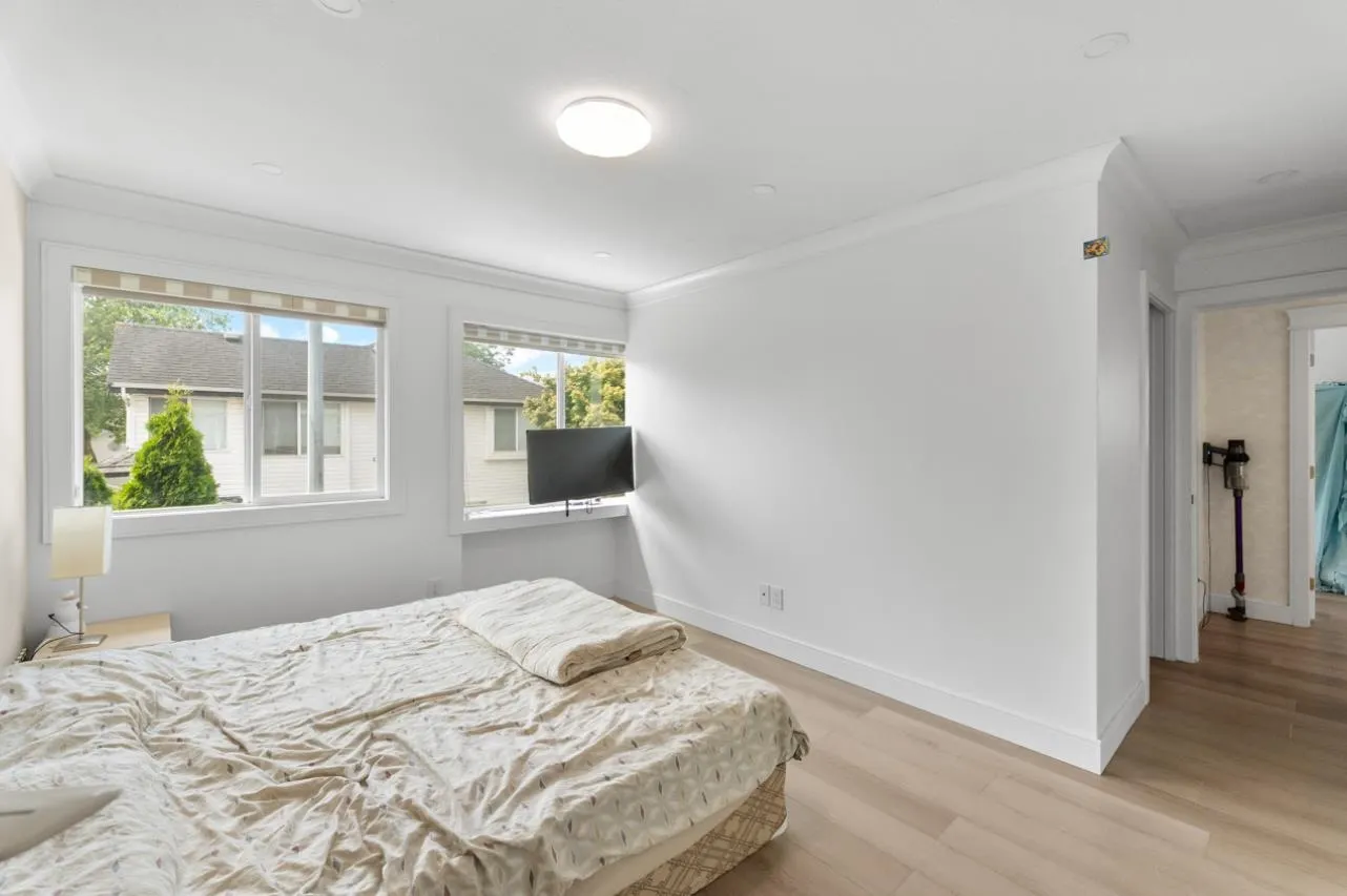 5320 Rowling Place