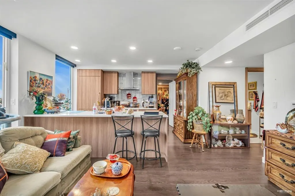 615 455 SW Marine Drive