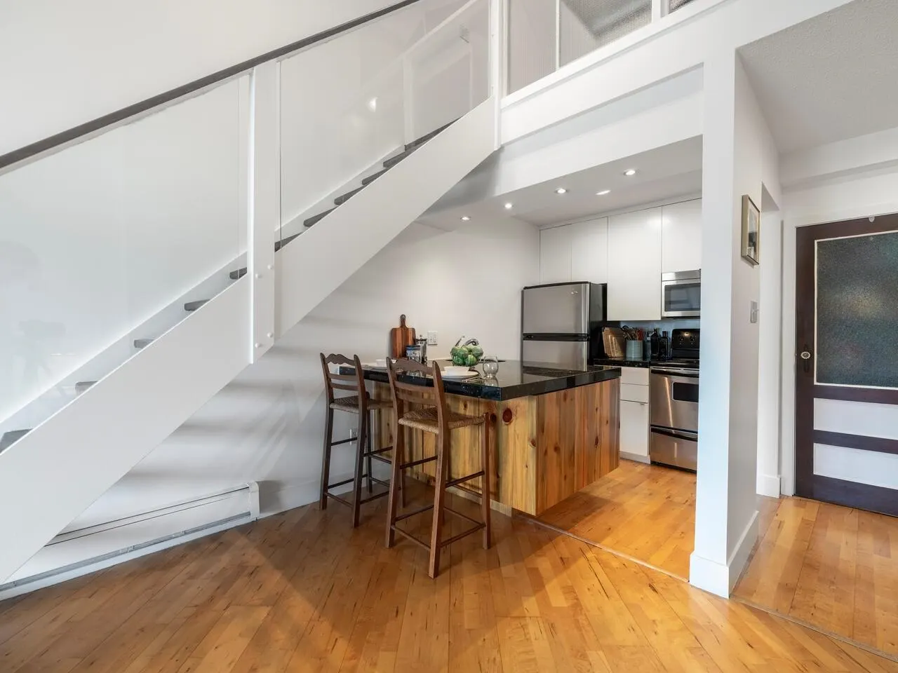 408 1549 Kitchener Street
