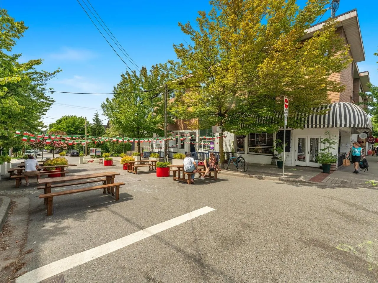 408 1549 Kitchener Street