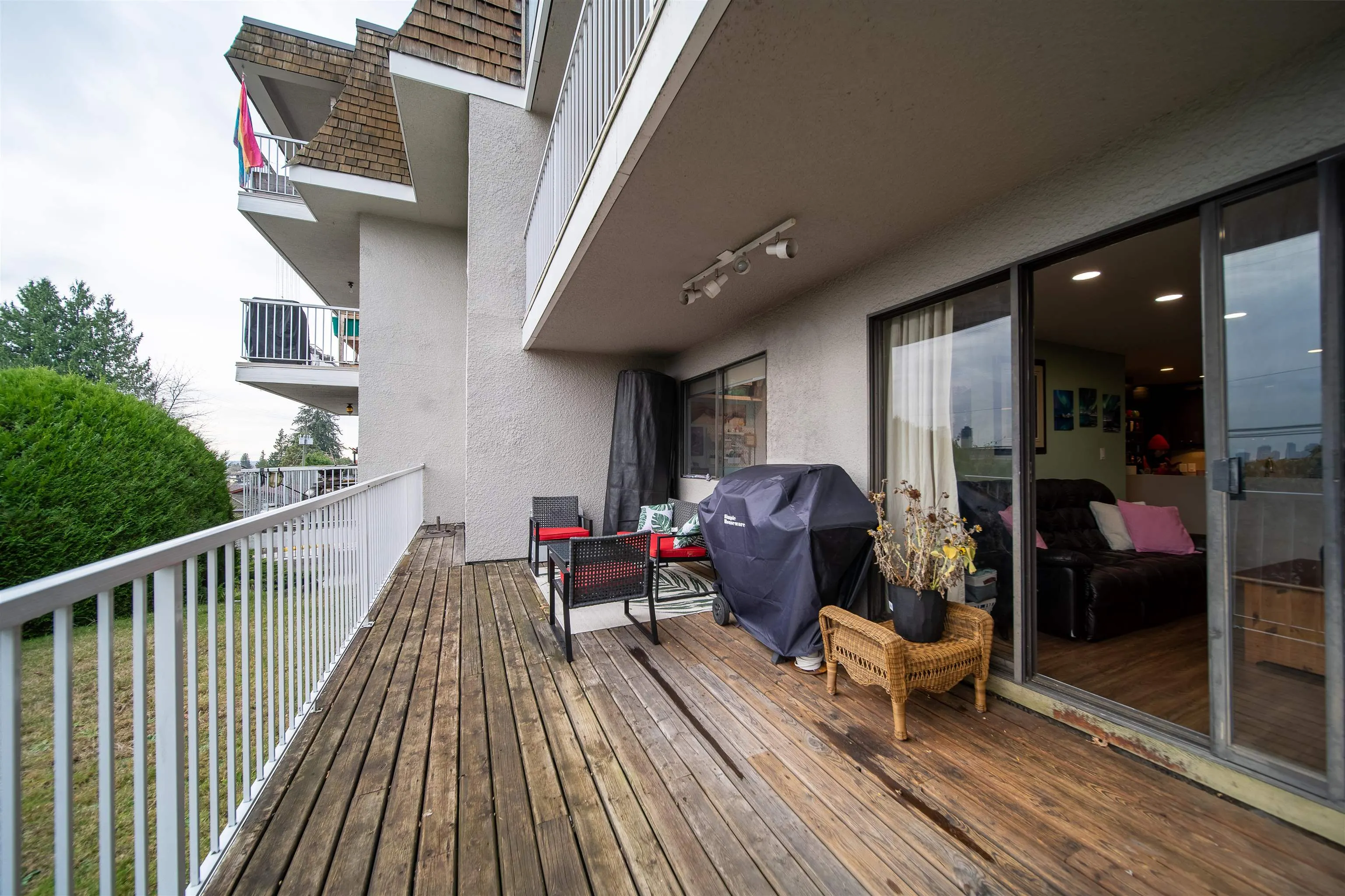 109 5340 Hastings Street