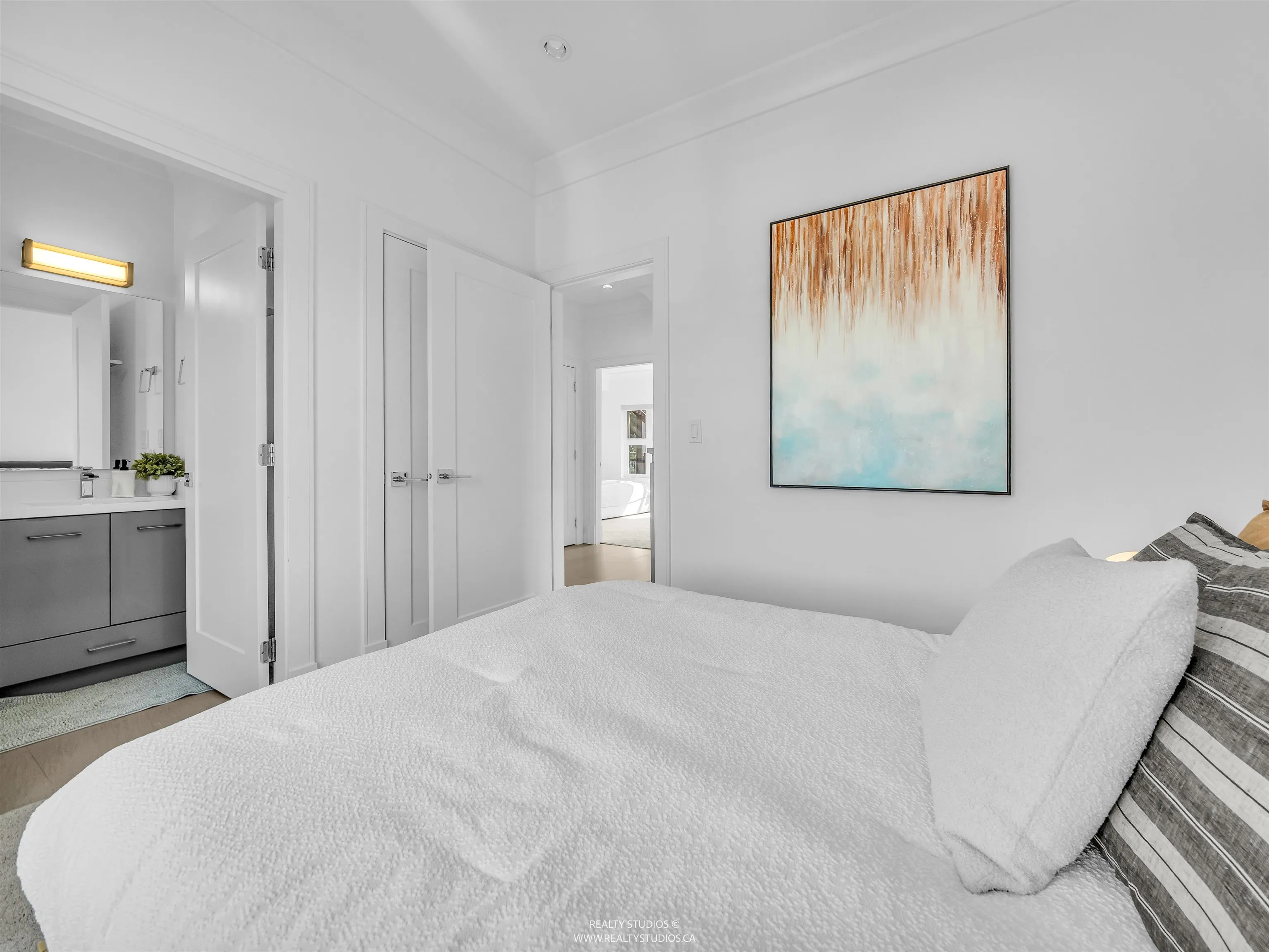 90 W 27th Avenue