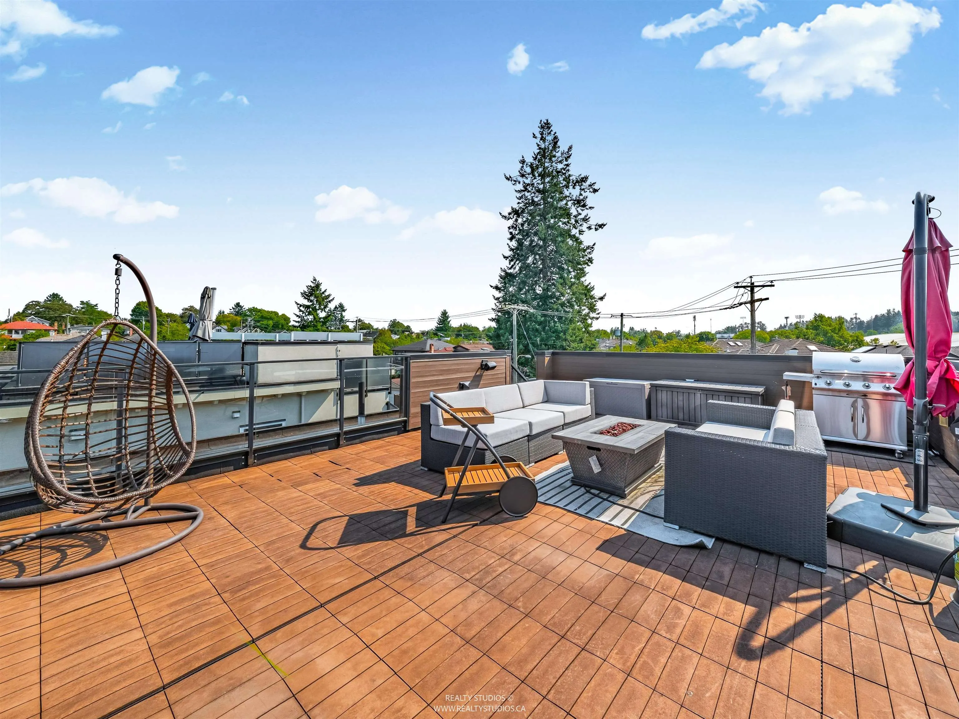 90 W 27th Avenue