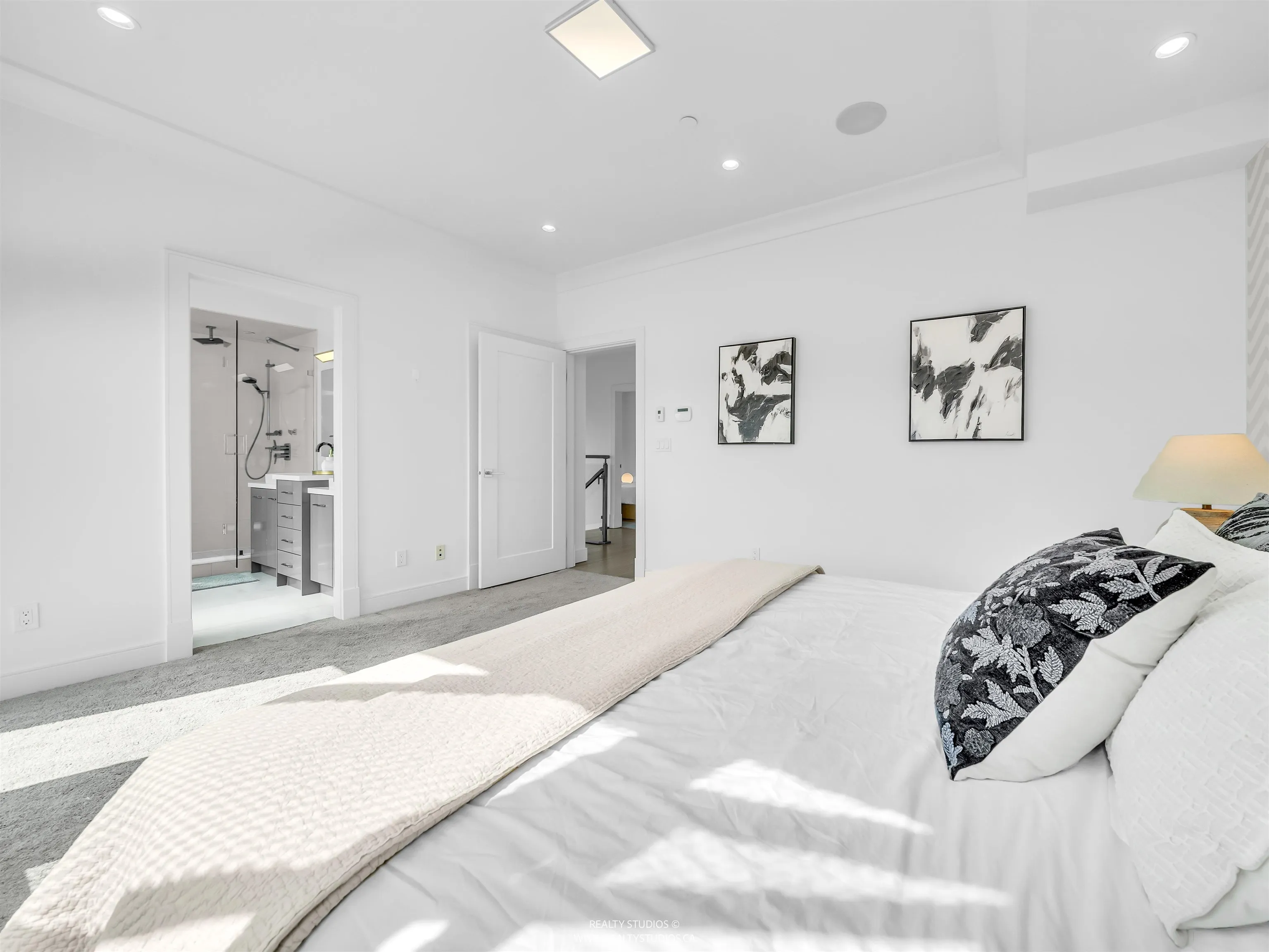 90 W 27th Avenue