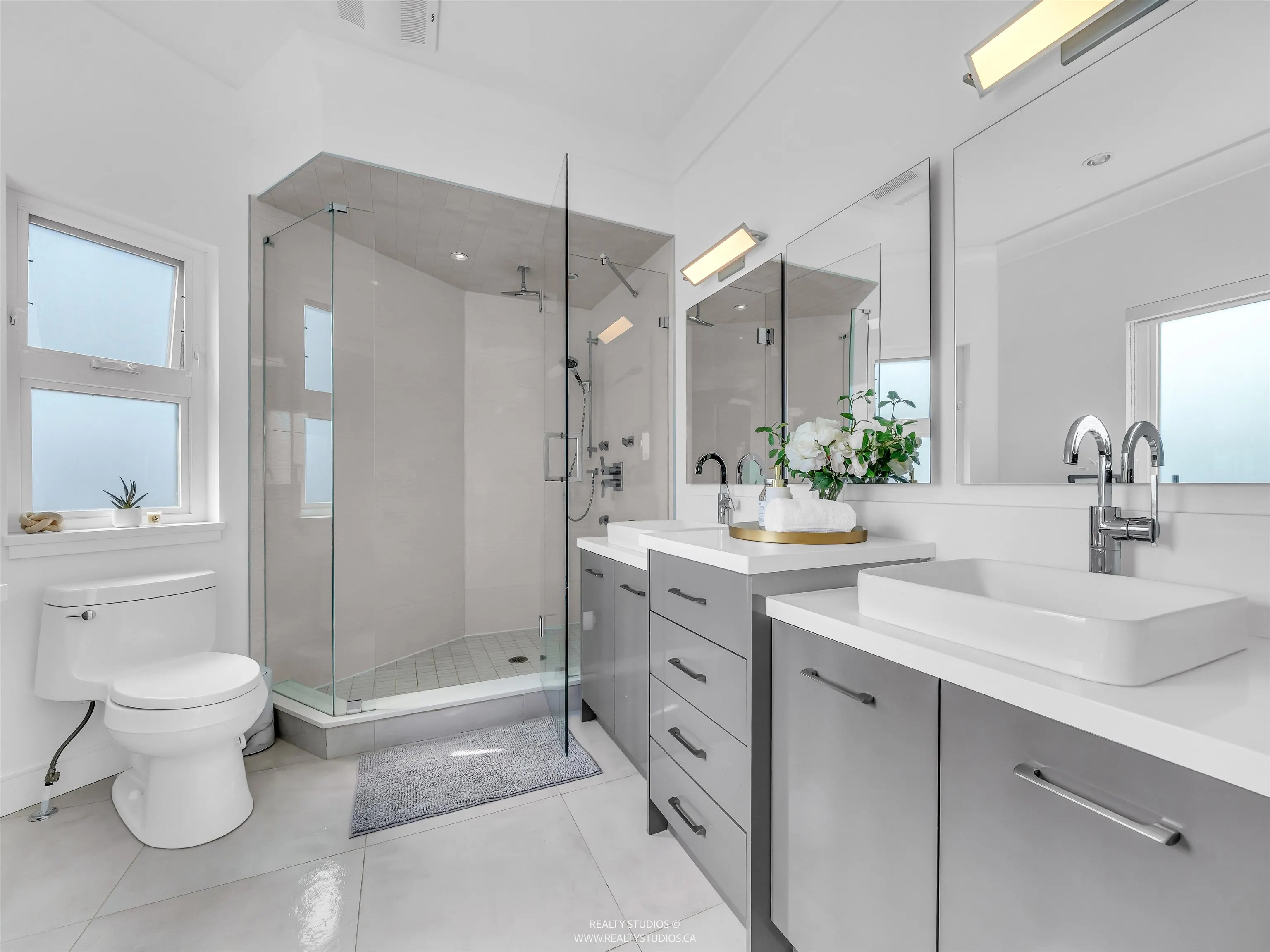 90 W 27th Avenue