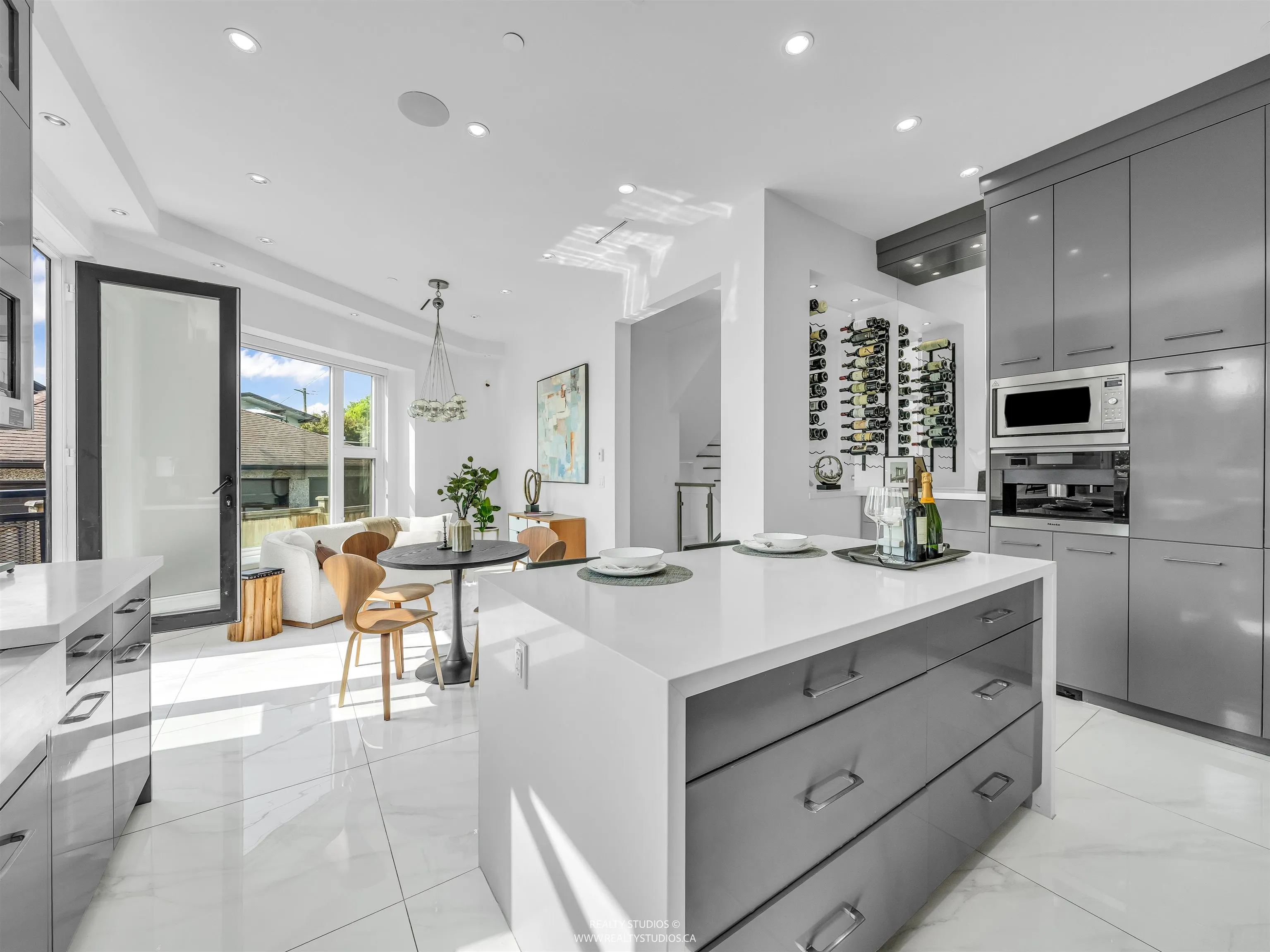 90 W 27th Avenue