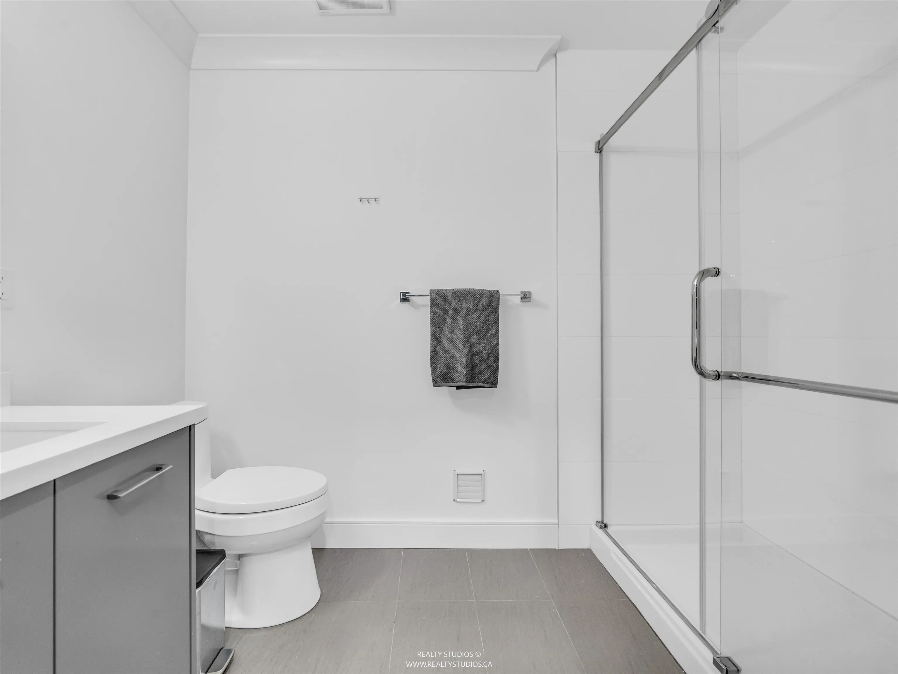 90 W 27th Avenue