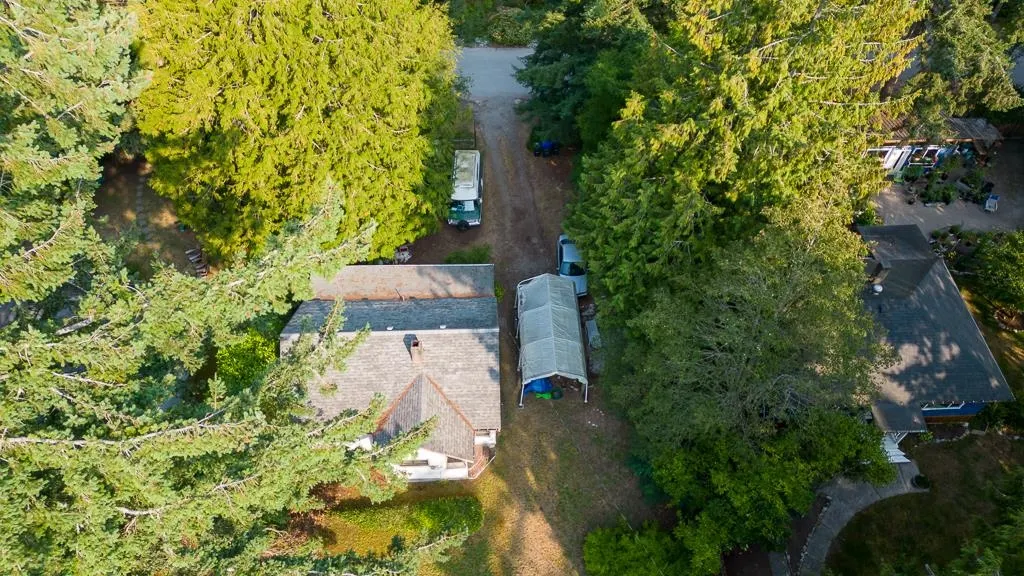 5725 Porpoise Bay Road