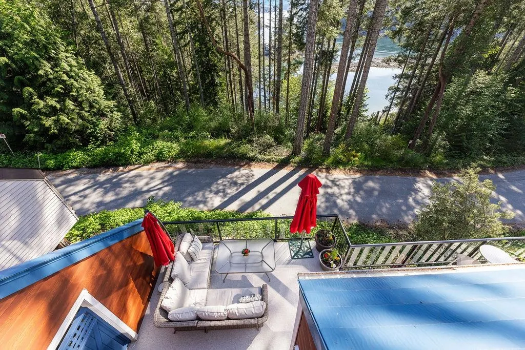 28 5471 Secret Cove Road