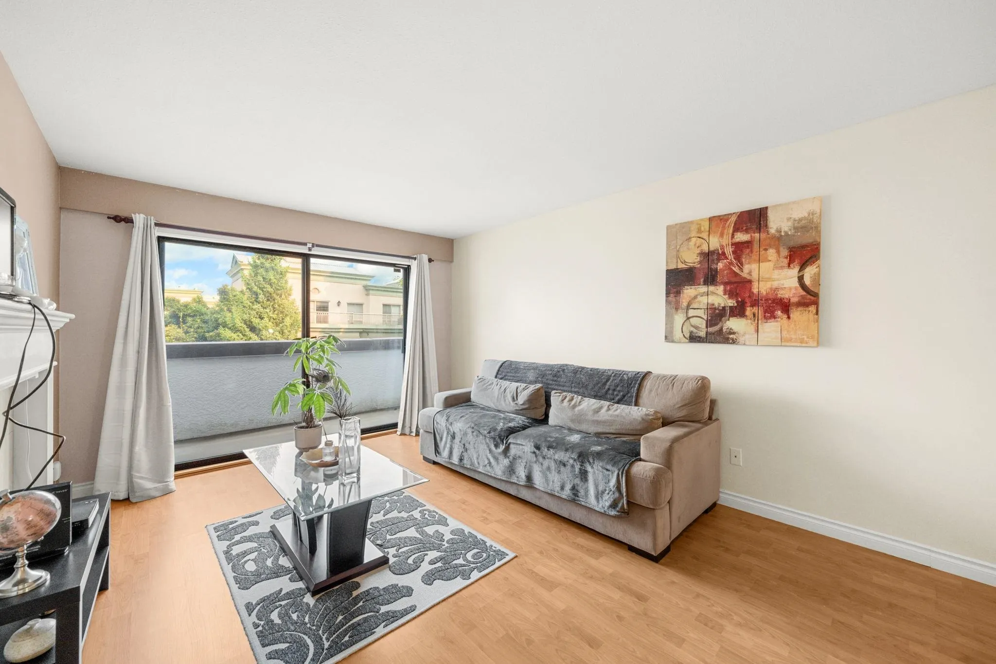330 7480 St. Albans Road