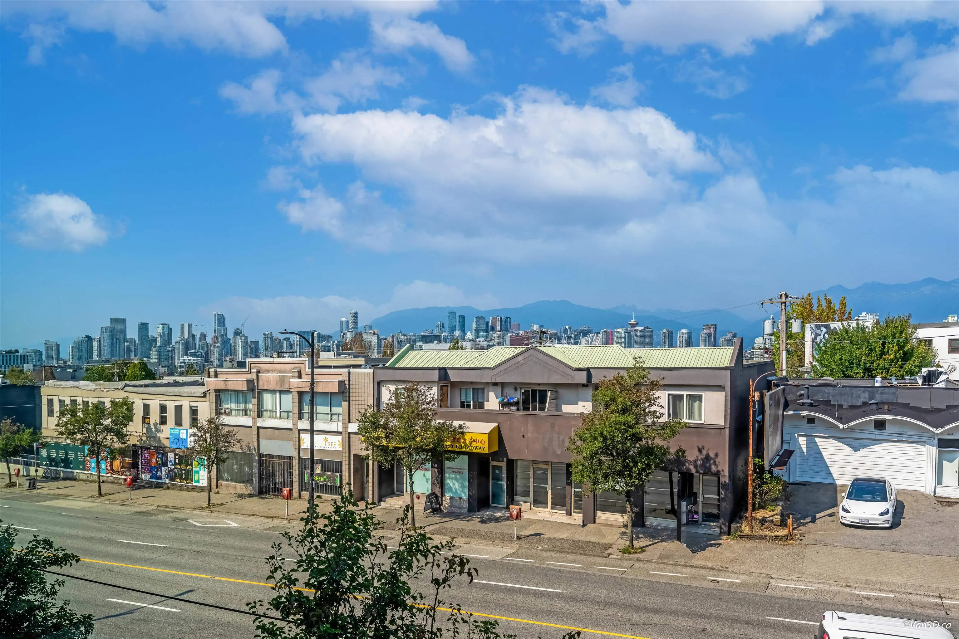 210 2511 Quebec Street