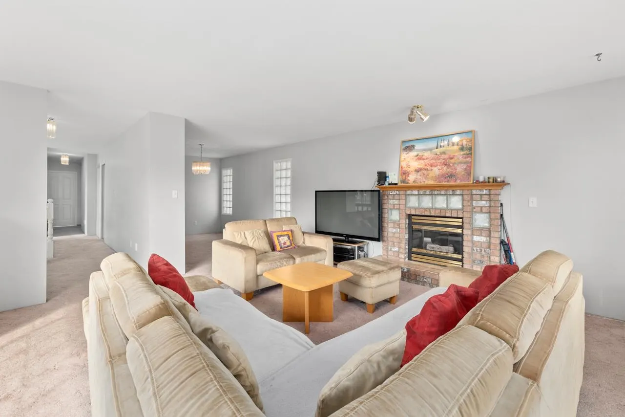 907 Maple Street