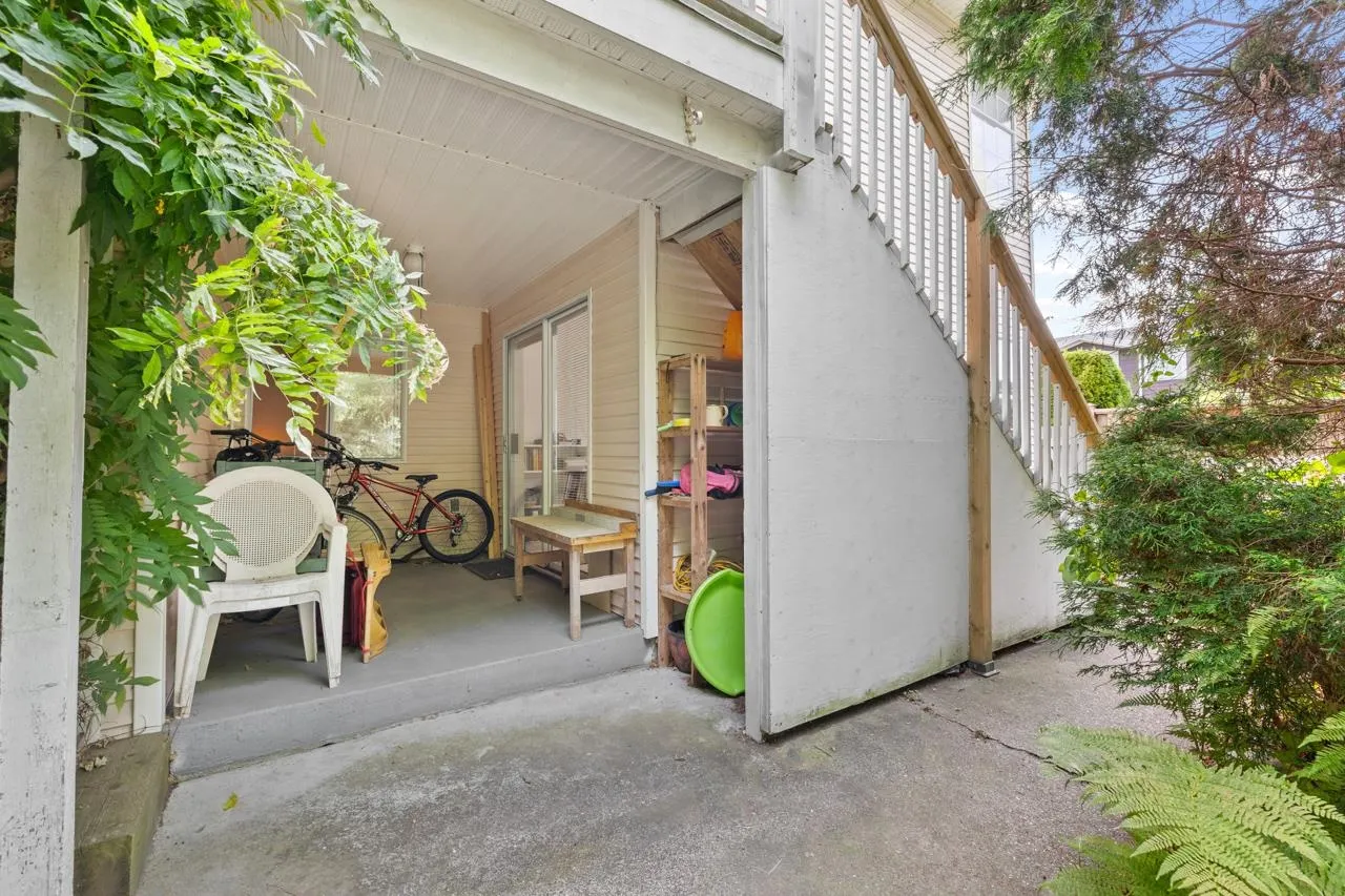 907 Maple Street