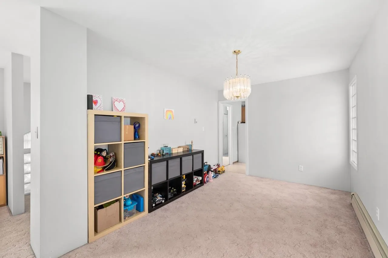 907 Maple Street