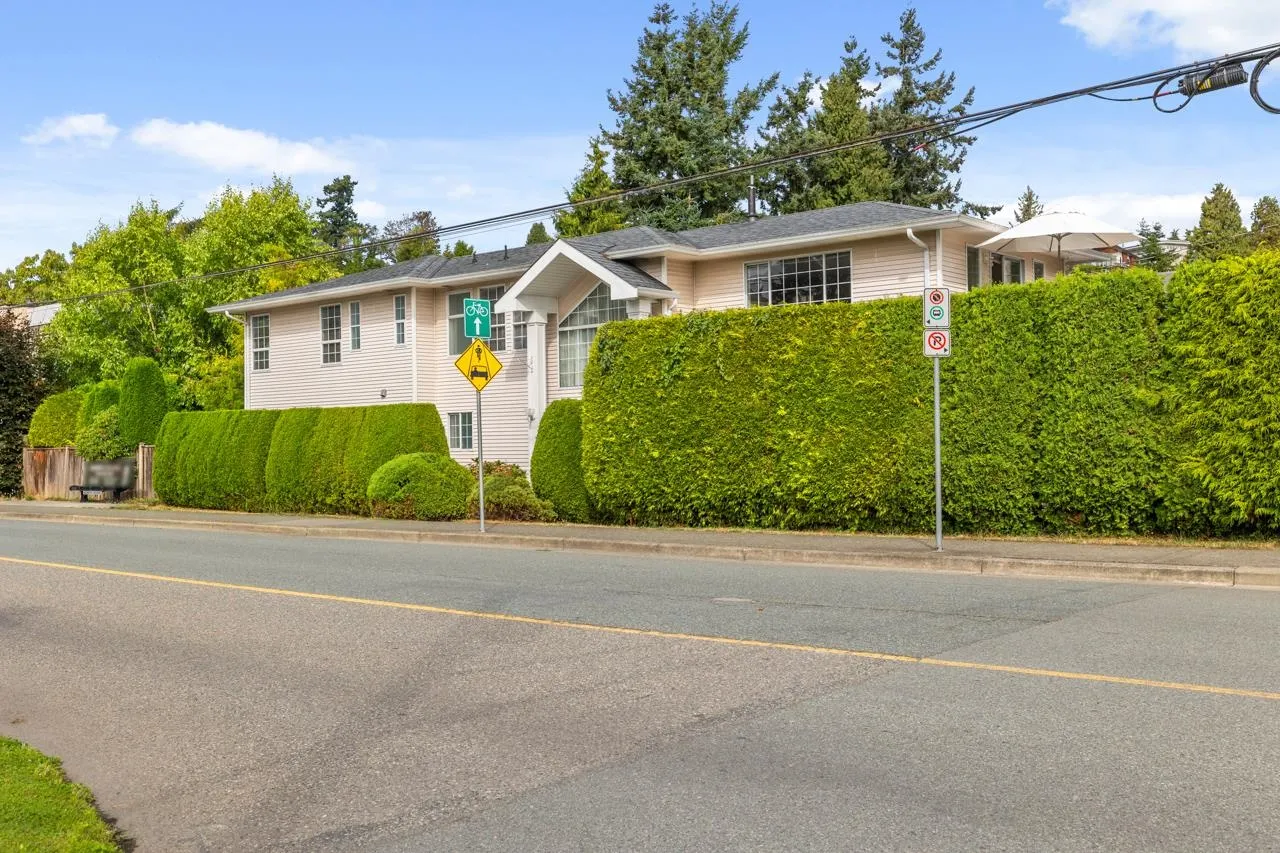 907 Maple Street
