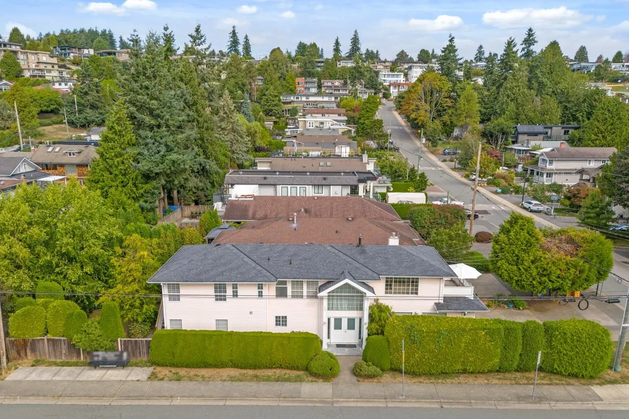 907 Maple Street