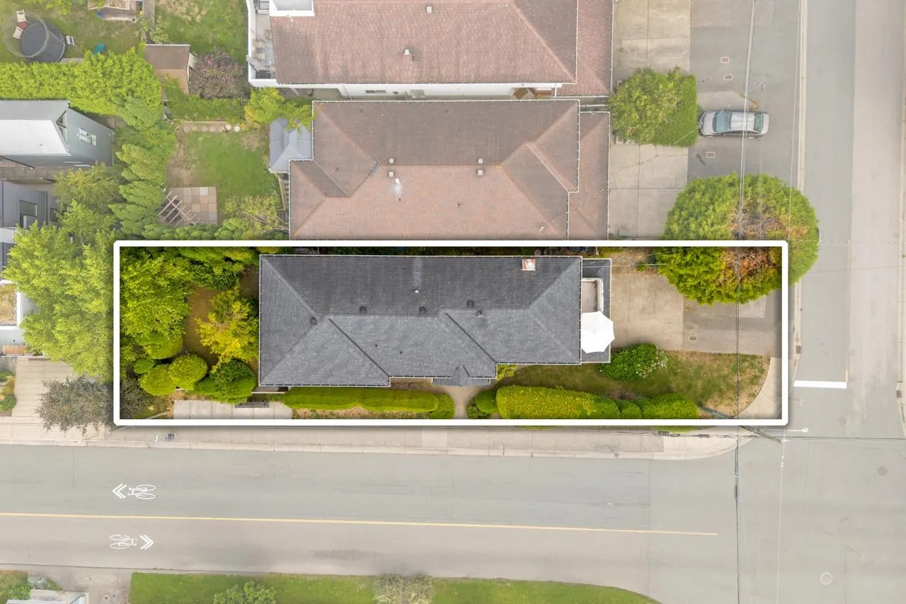 907 Maple Street
