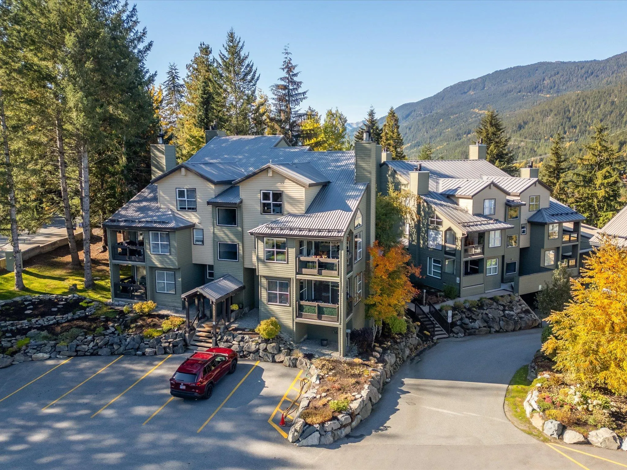 6 2217 Marmot Place