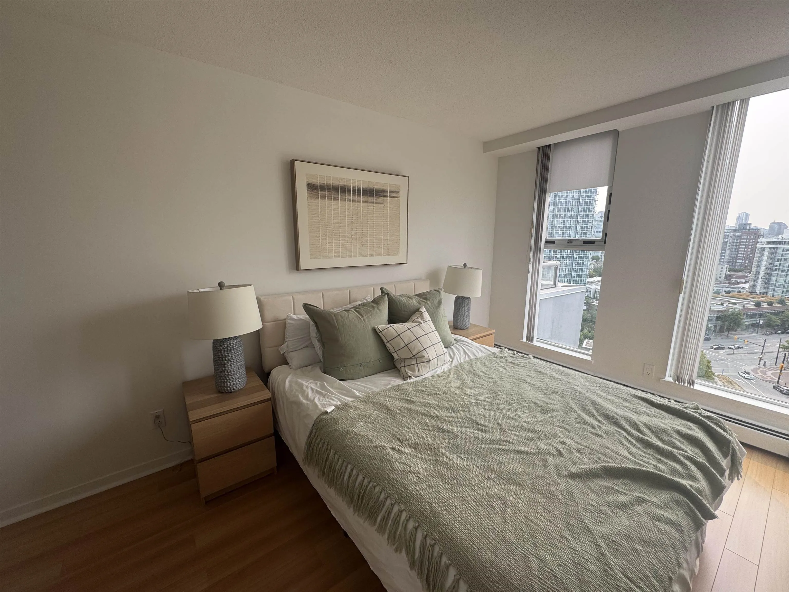 190X 1008 Cambie Street