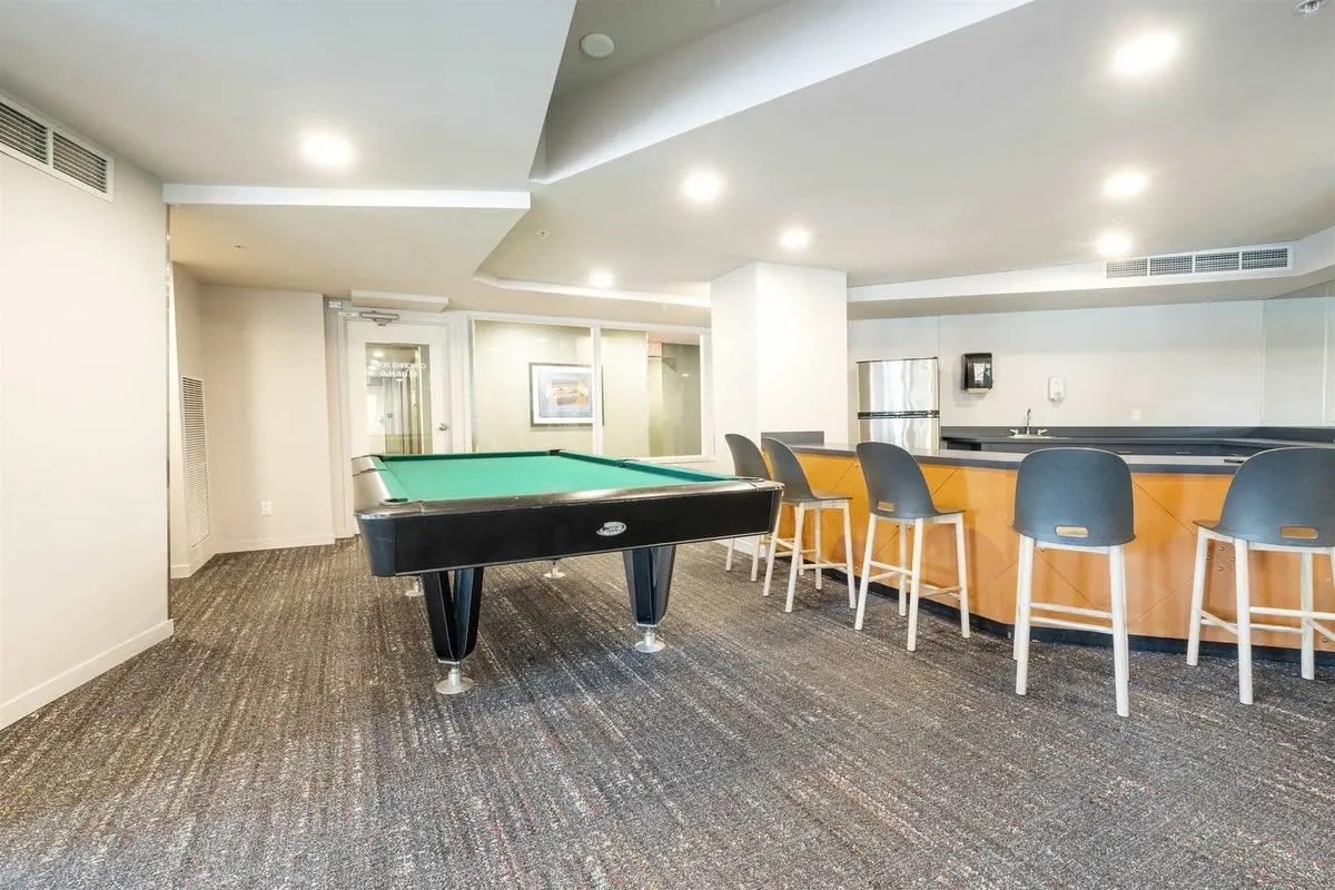 190X 1008 Cambie Street