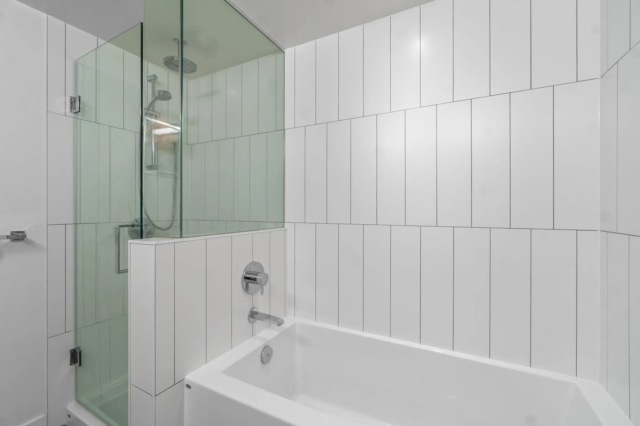 805 209 East 7th Avenue