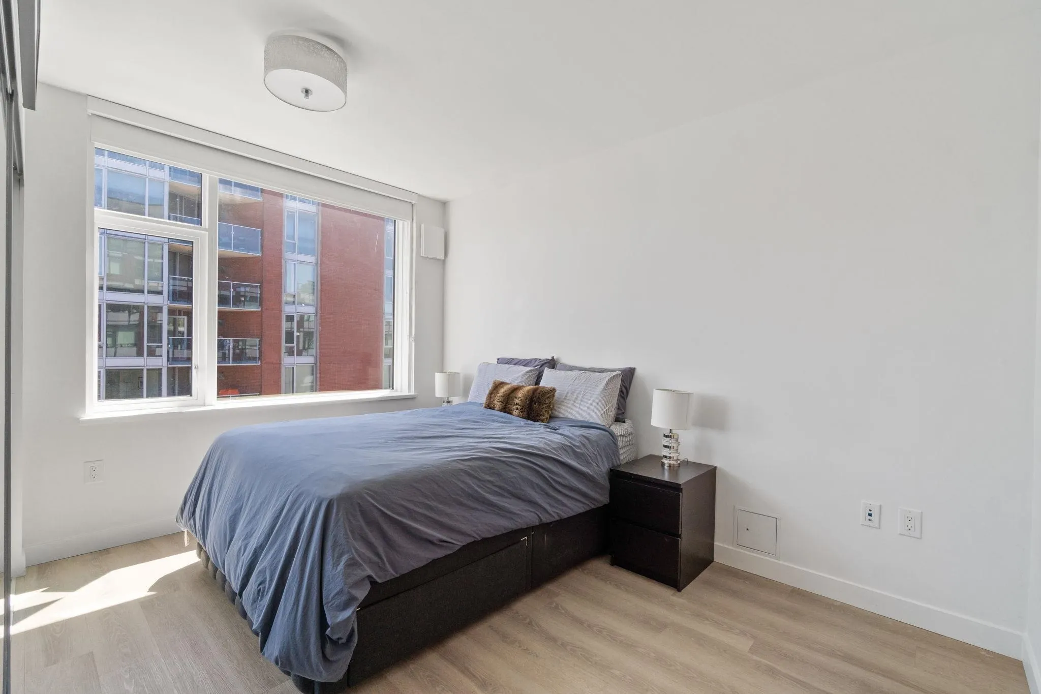 805 209 East 7th Avenue