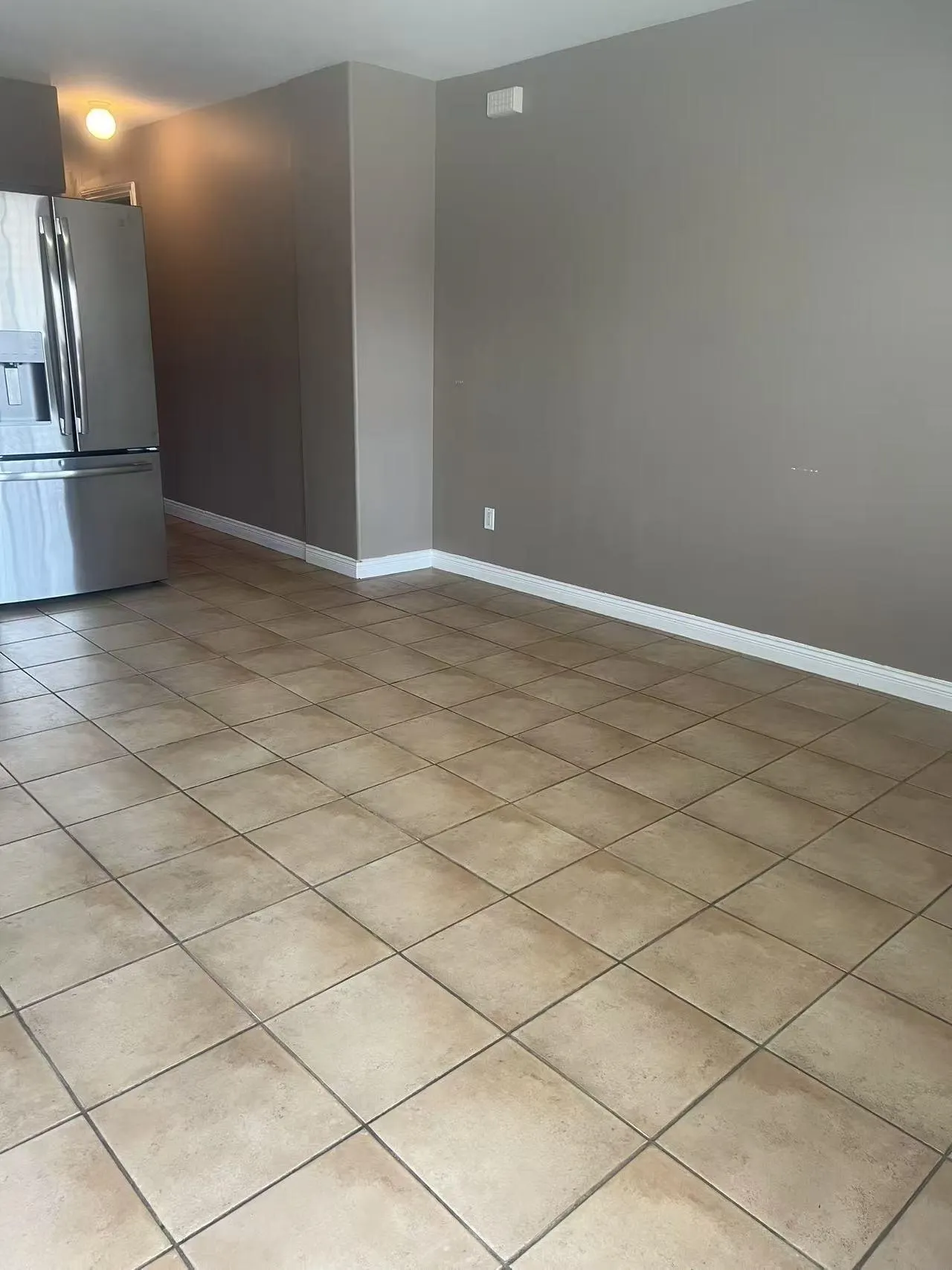 3281 Renfrew St.