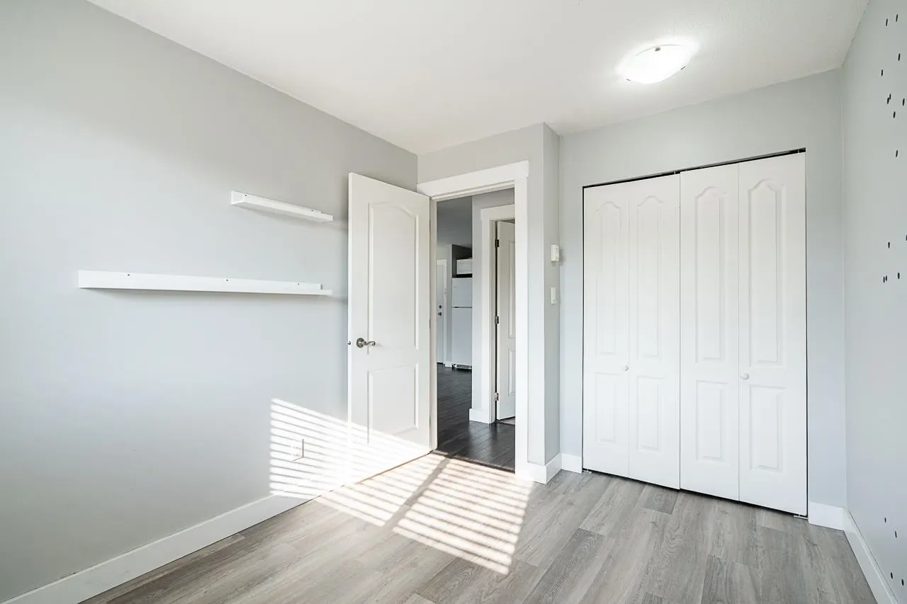402 33718 King Road