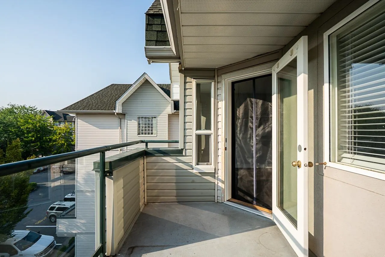 402 33718 King Road