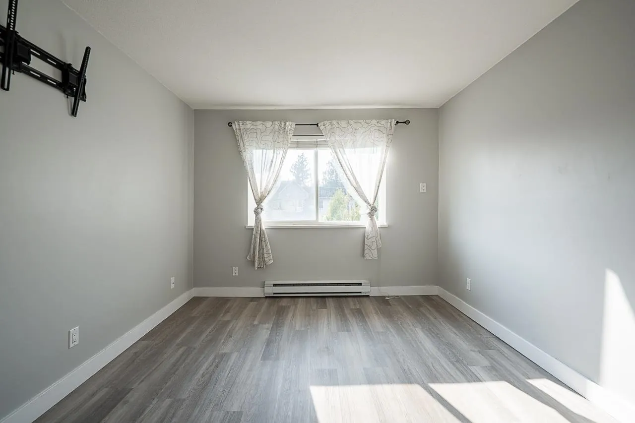 402 33718 King Road