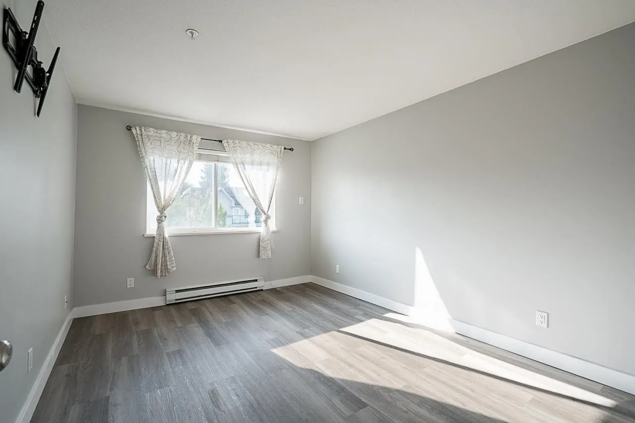 402 33718 King Road