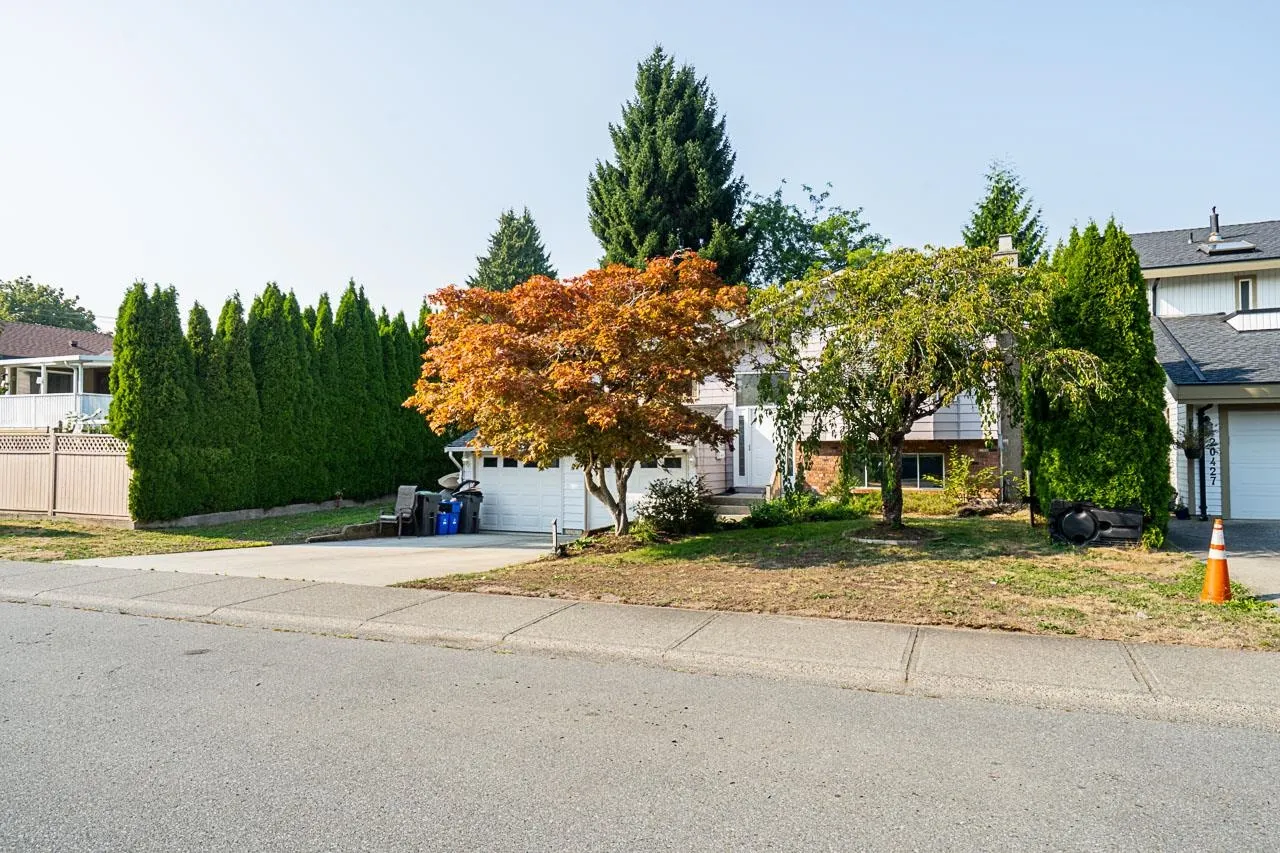20423 90 Crescent