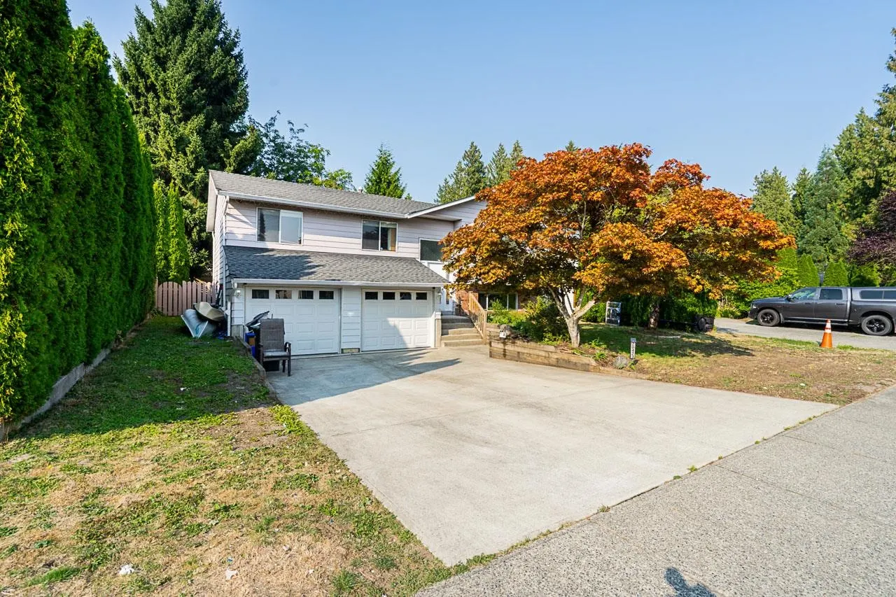 20423 90 Crescent