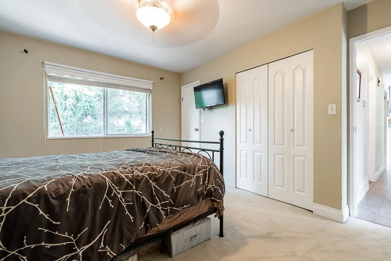 20423 90 Crescent