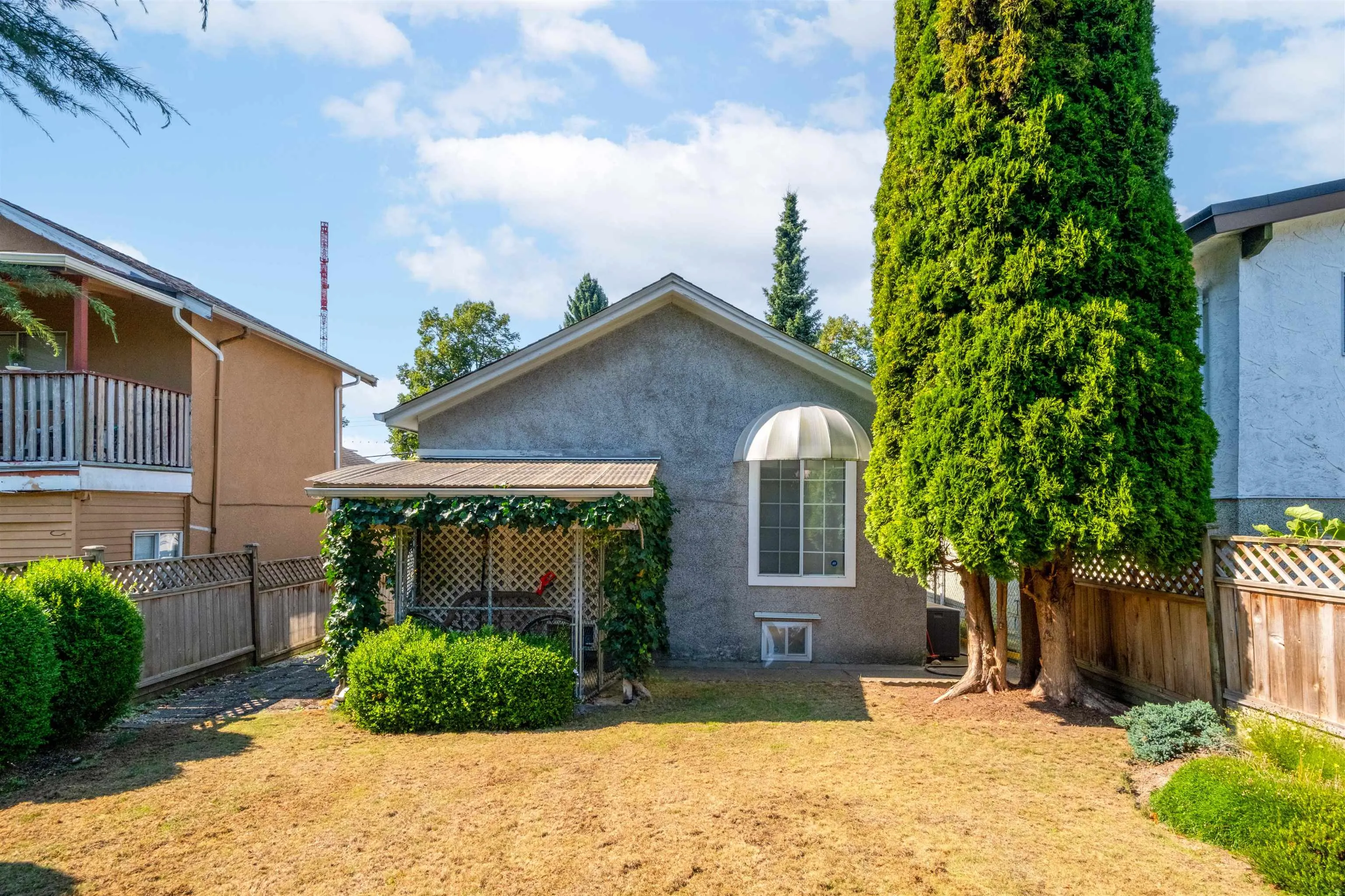 5020 Moss Street