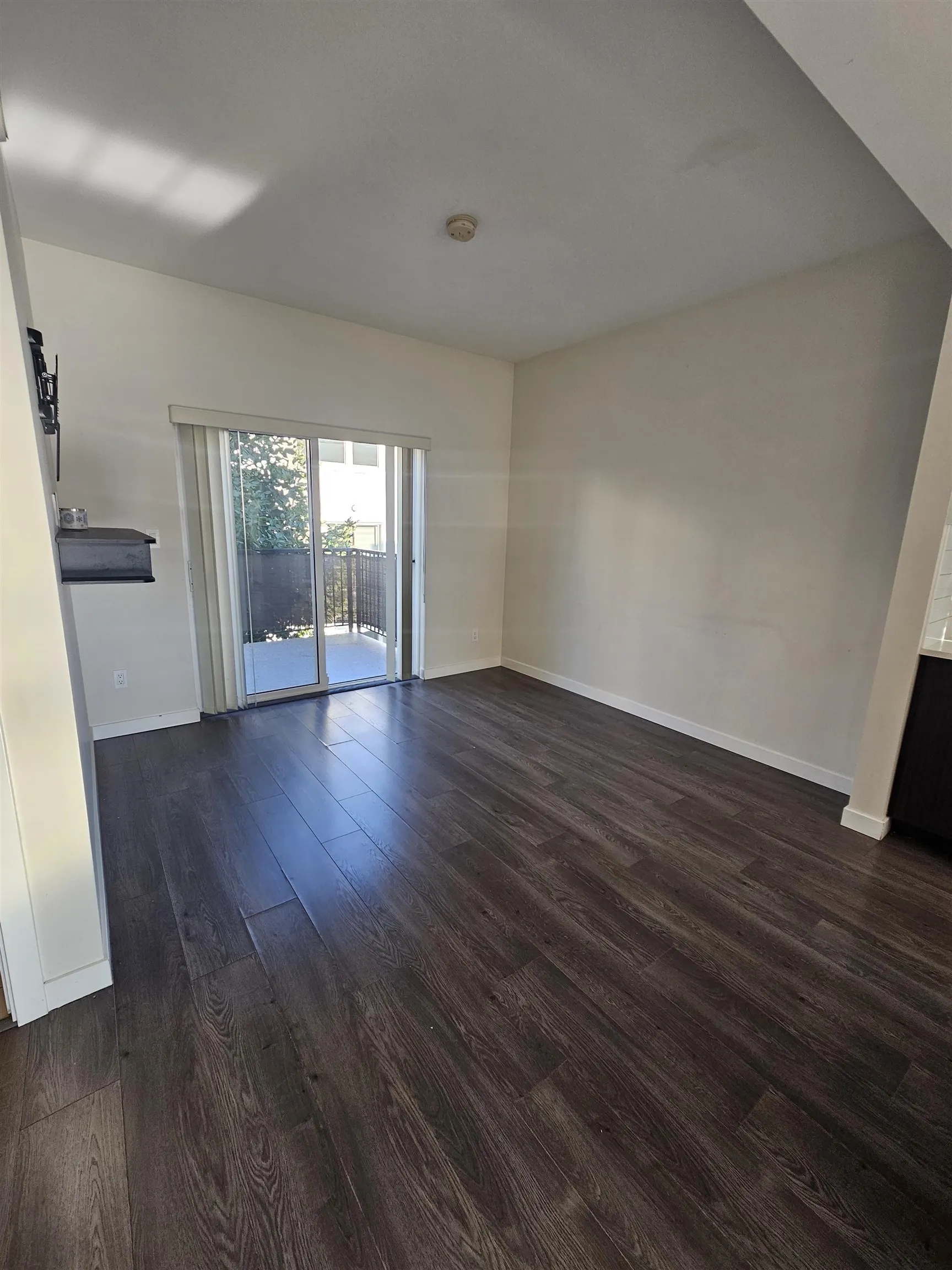 122 32633 Simon Avenue
