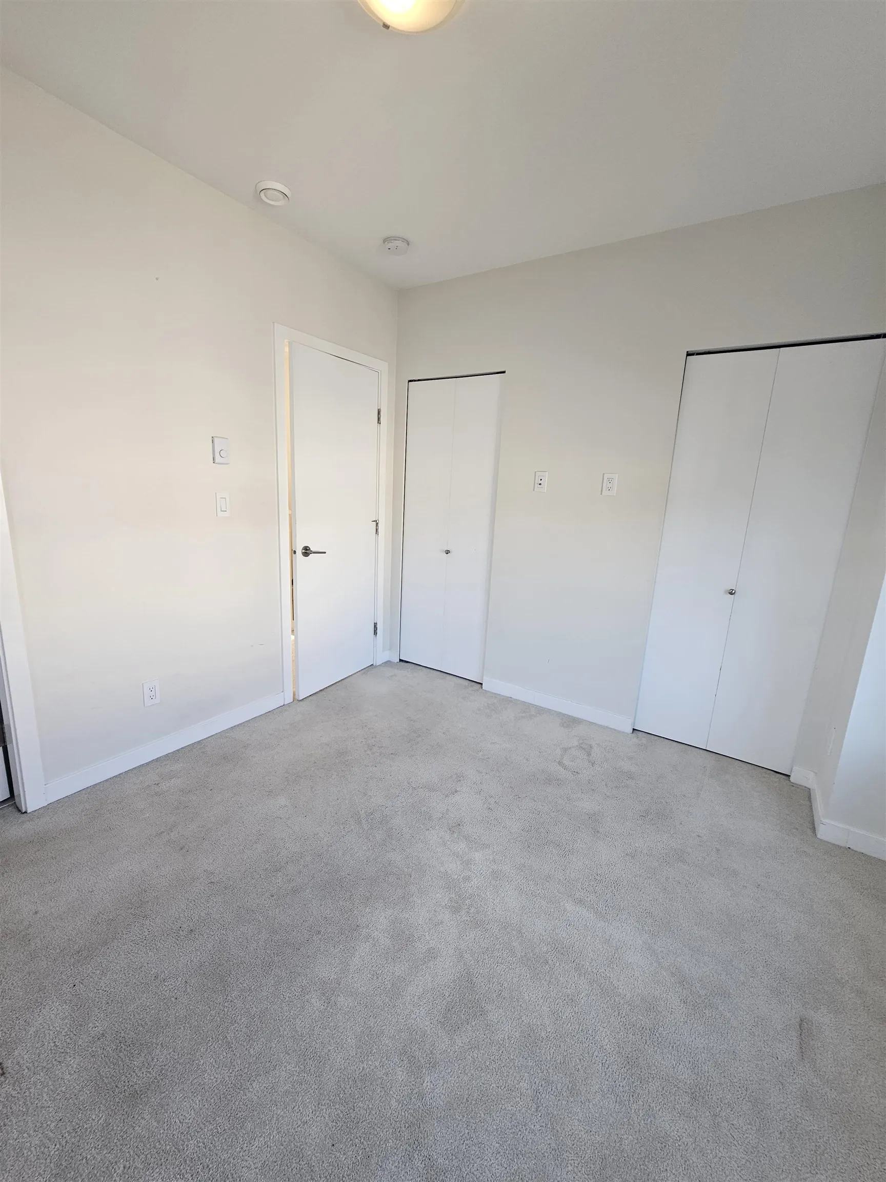 122 32633 Simon Avenue