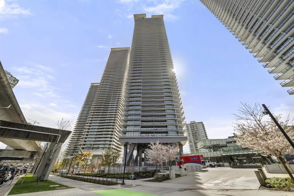 1010 4730 Lougheed Highway