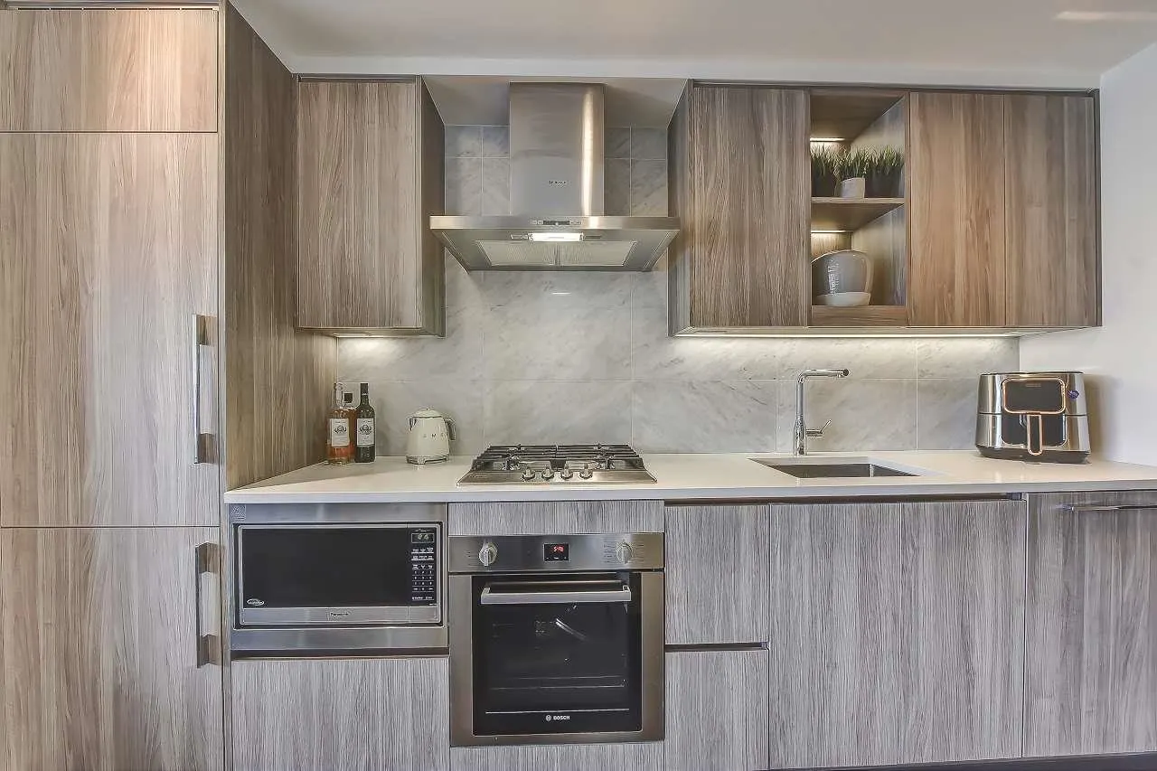 1010 4730 Lougheed Highway
