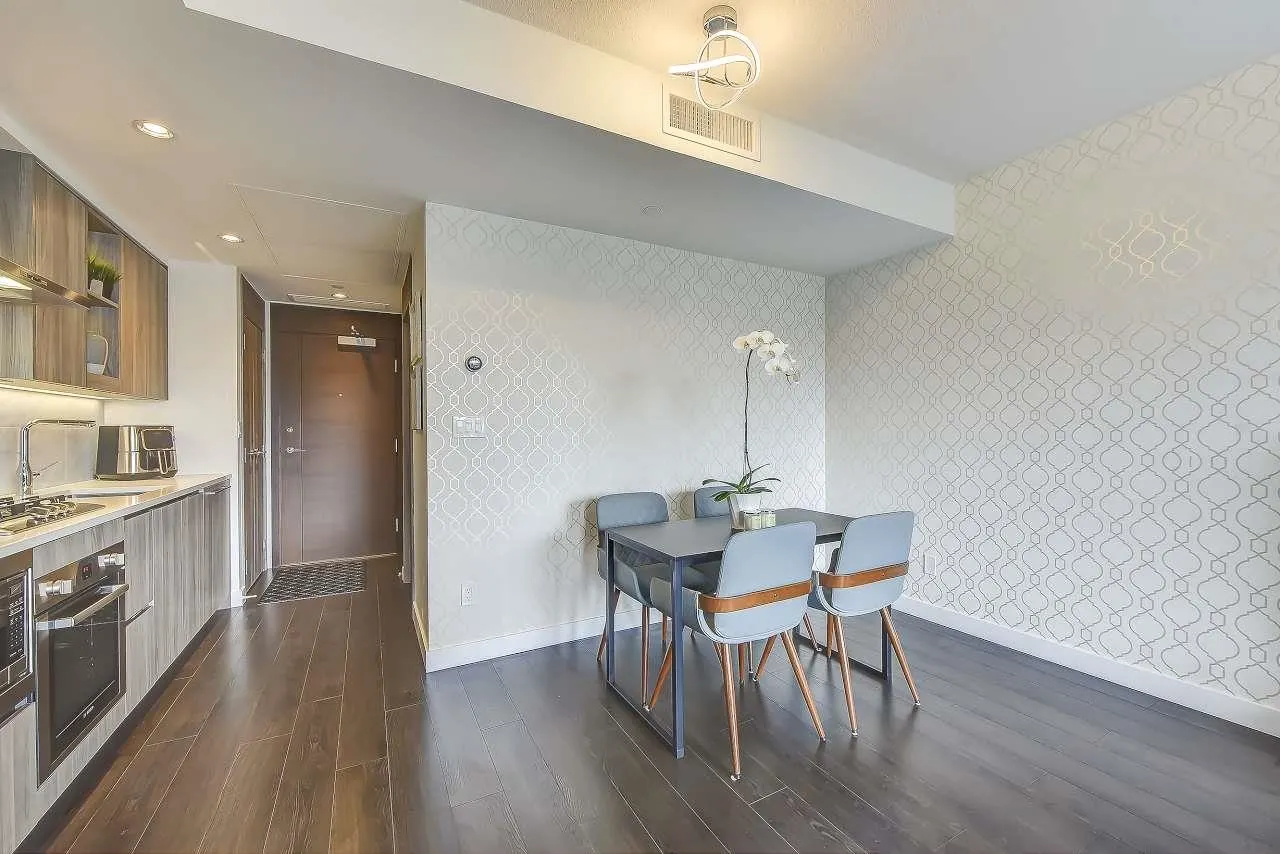 1010 4730 Lougheed Highway