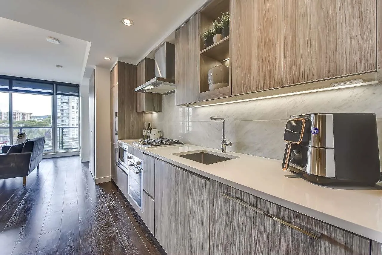 1010 4730 Lougheed Highway