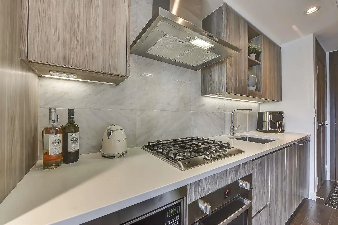1010 4730 Lougheed Highway