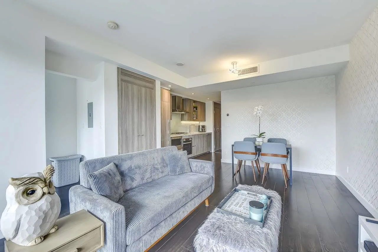 1010 4730 Lougheed Highway